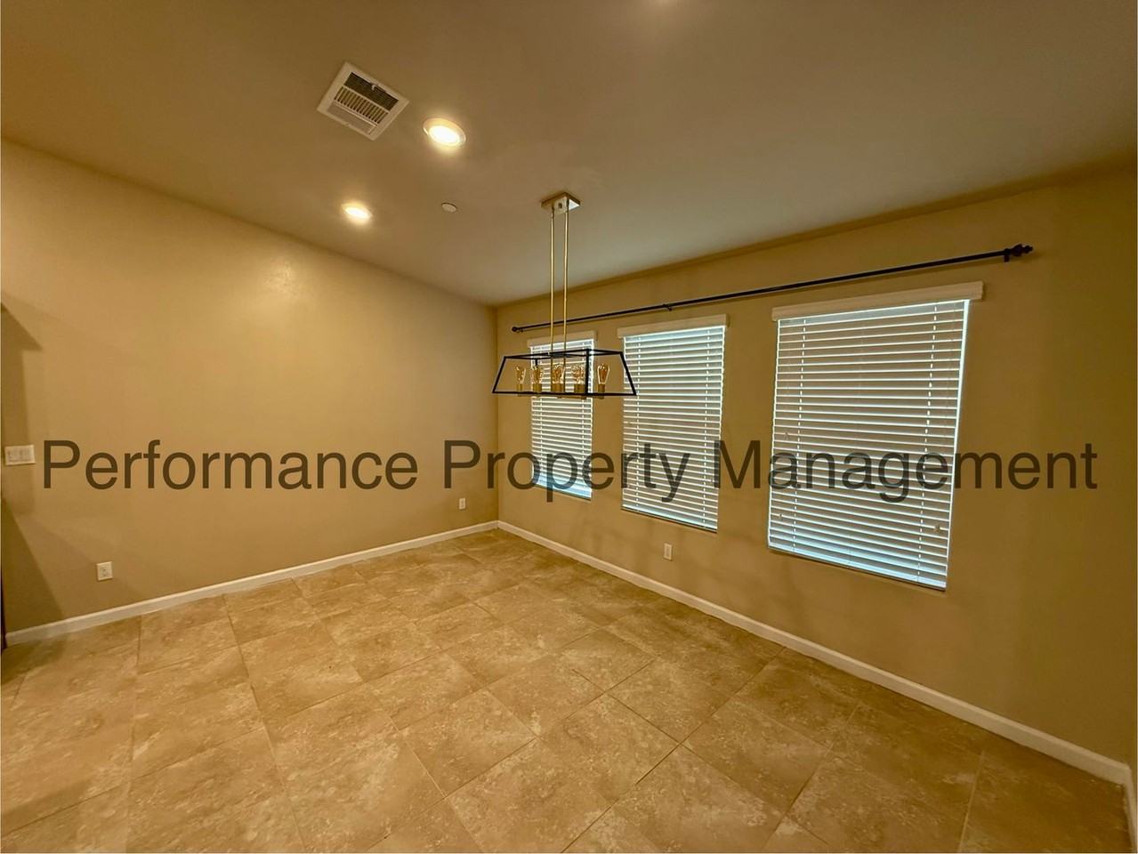 9024 Selma St - Photo 4 of 22