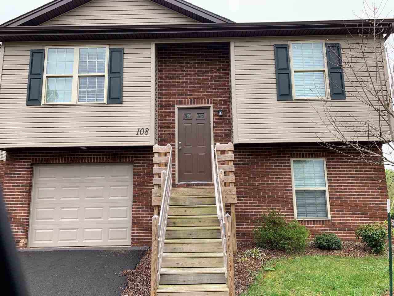 1720 Skyline Dr #108 - Photo 3 of 26