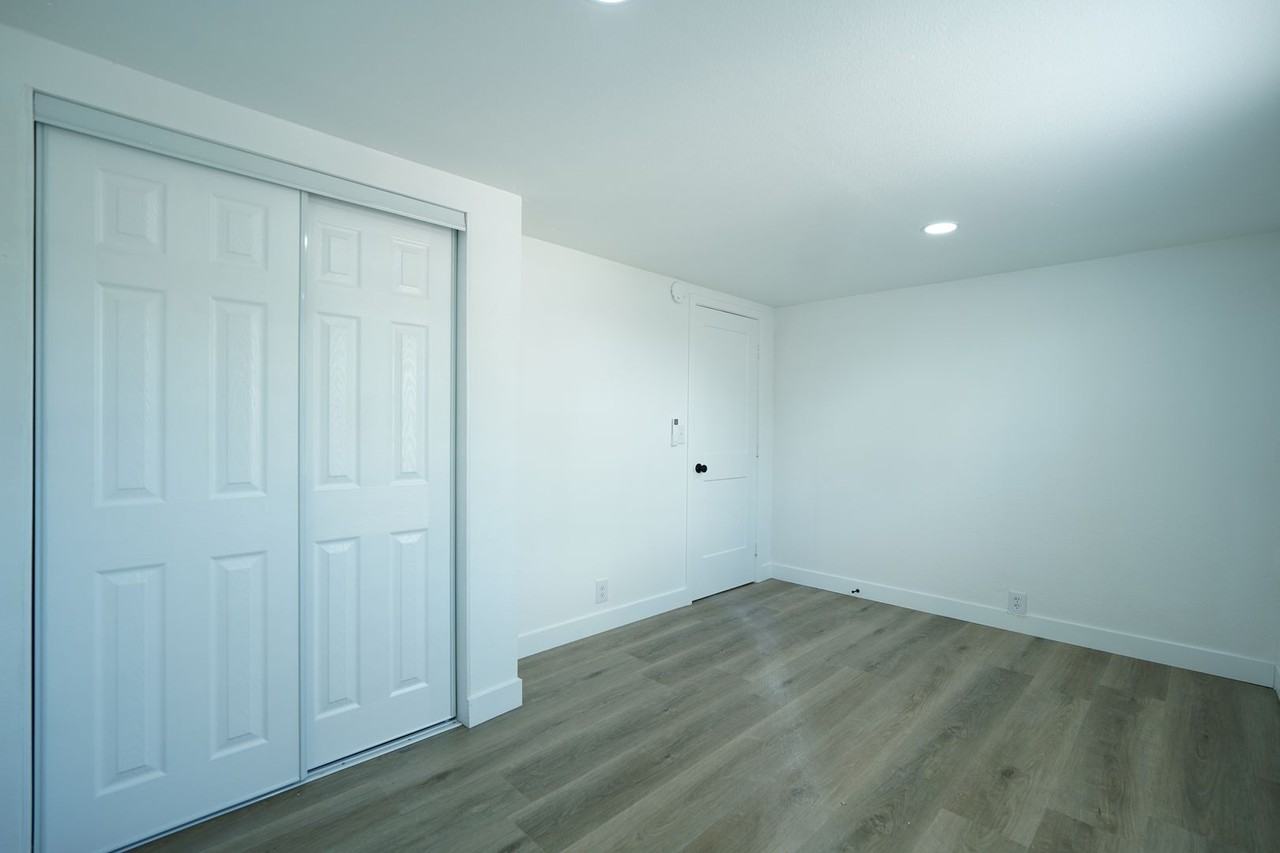 1006 Beverly Rd - Photo 7 of 20