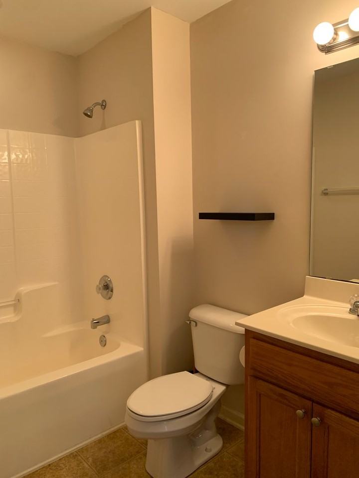 1032 Bridgeport Way - Photo 7 of 29