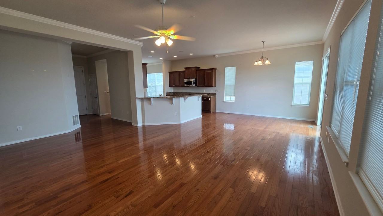 4673 Belford Cir - Photo 5 of 35