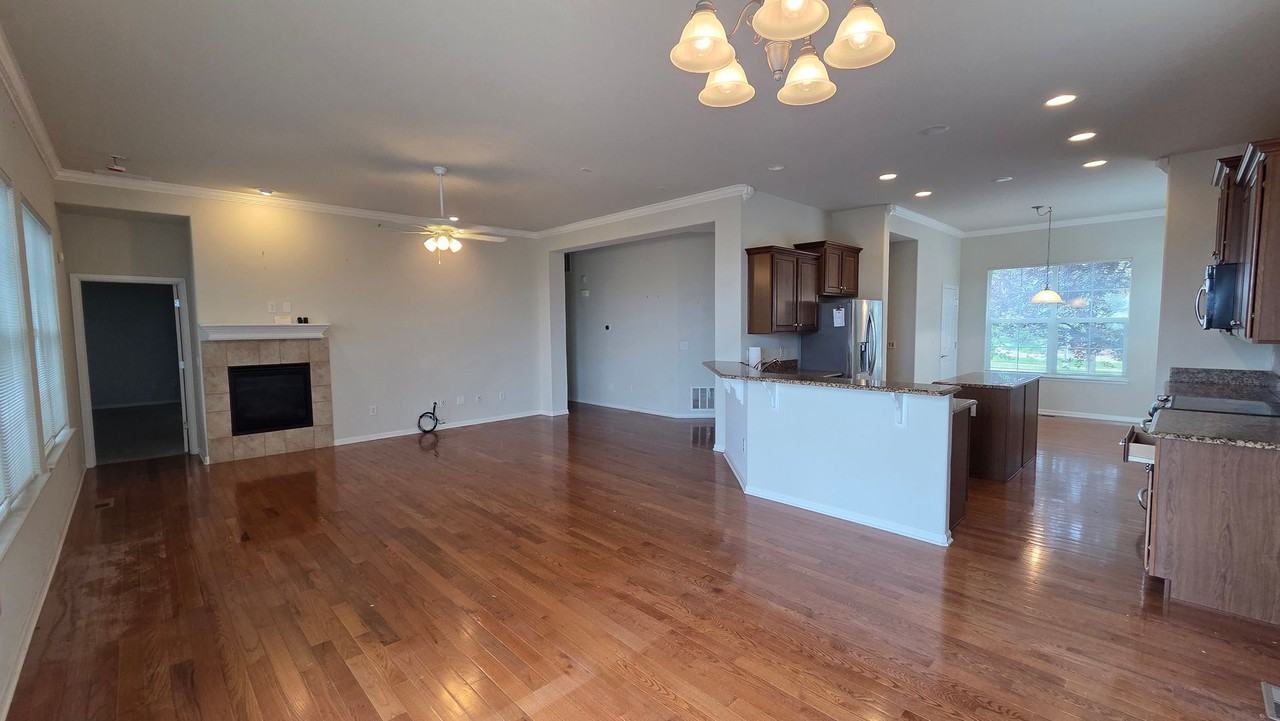 4673 Belford Cir - Photo 6 of 35