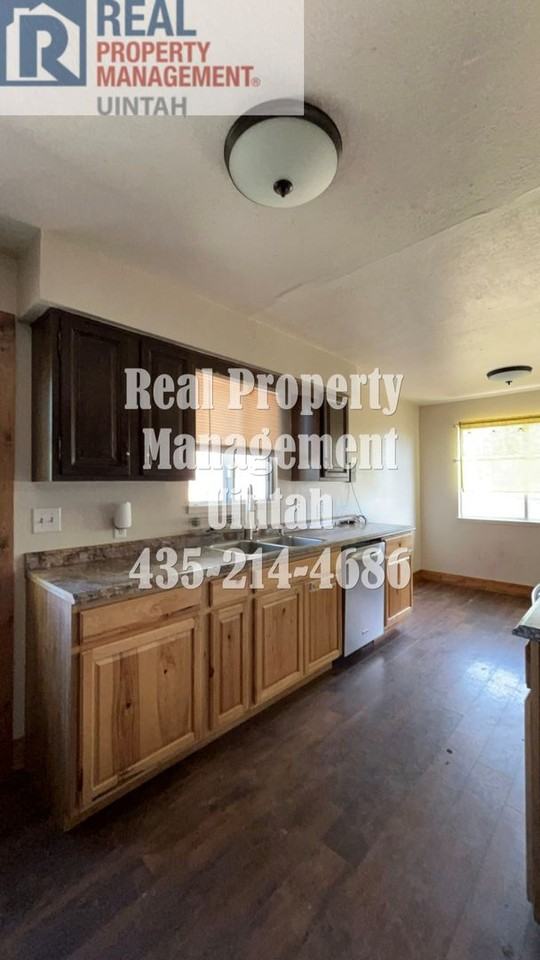 3955 S 4000 E - Photo 3 of 22
