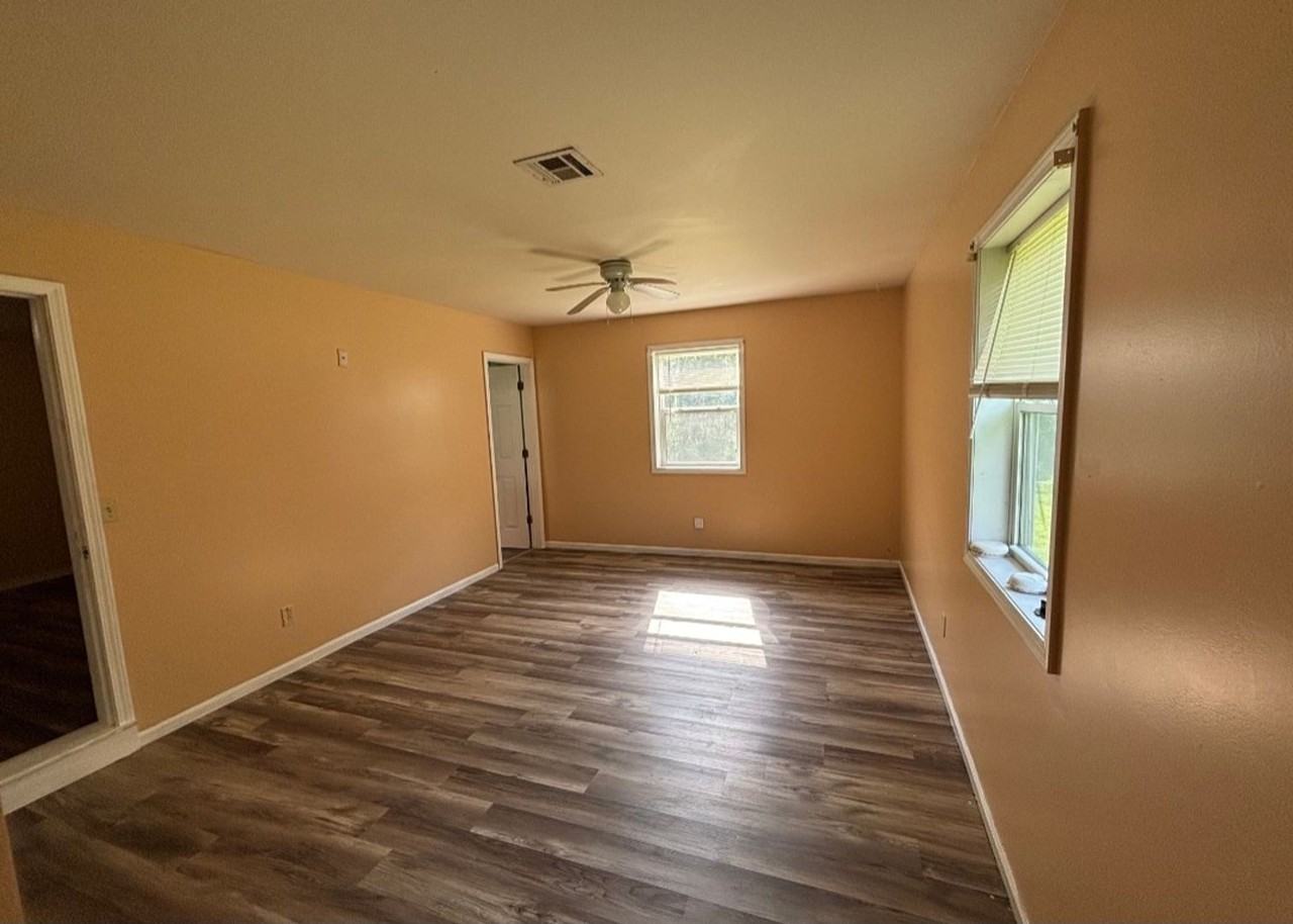11805 Pearl St - Photo 5 of 11