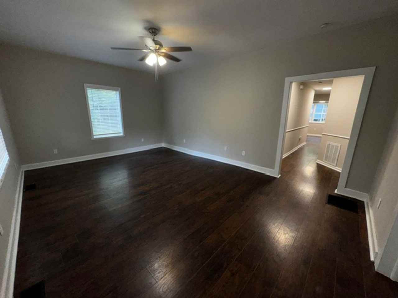 216 W Lee Ave - Photo 2 of 9