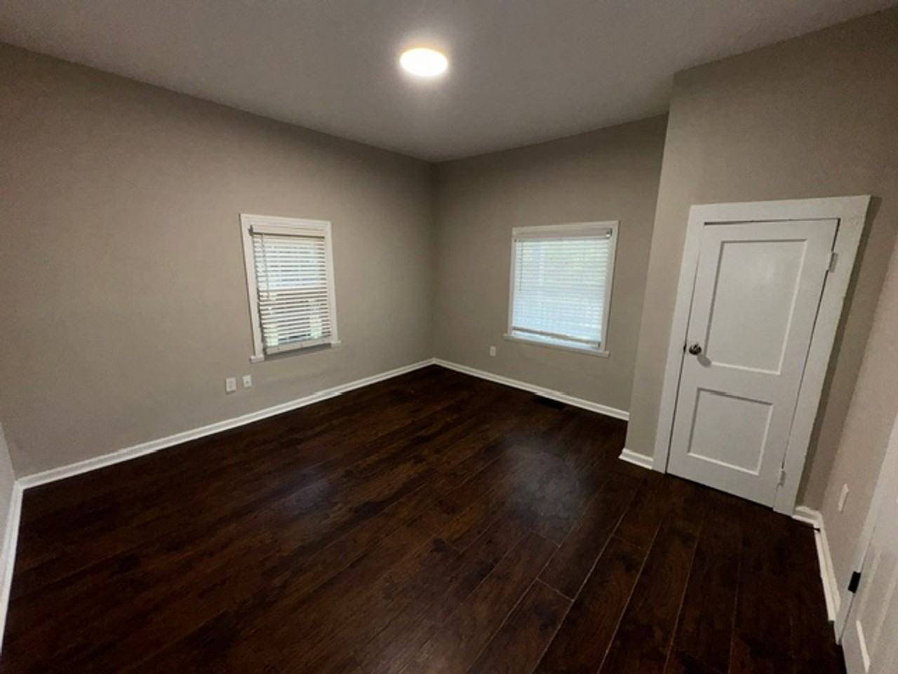 216 W Lee Ave - Photo 3 of 9