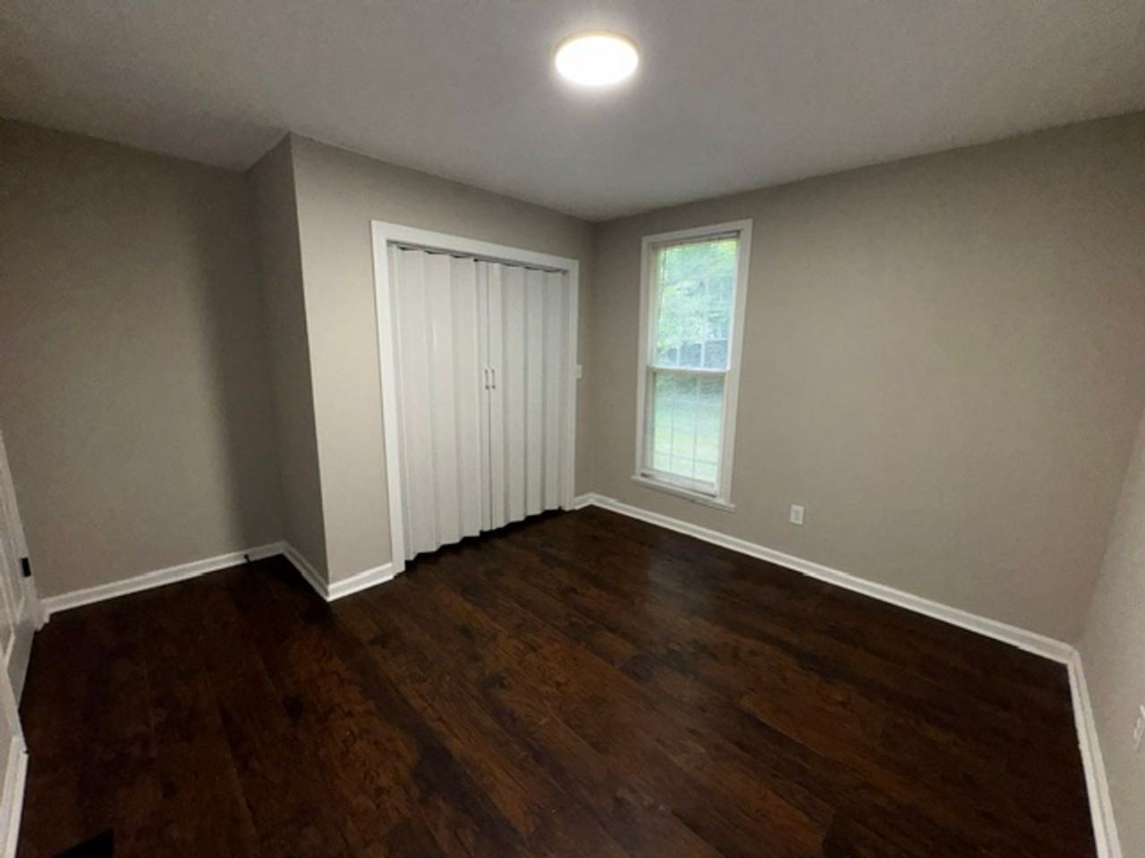 216 W Lee Ave - Photo 4 of 9