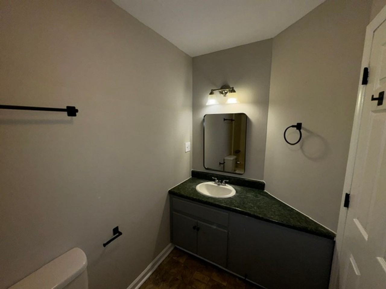 216 W Lee Ave - Photo 6 of 9