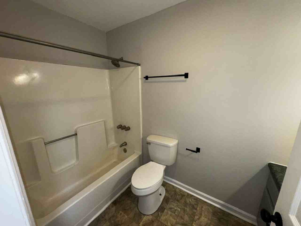 216 W Lee Ave - Photo 7 of 9