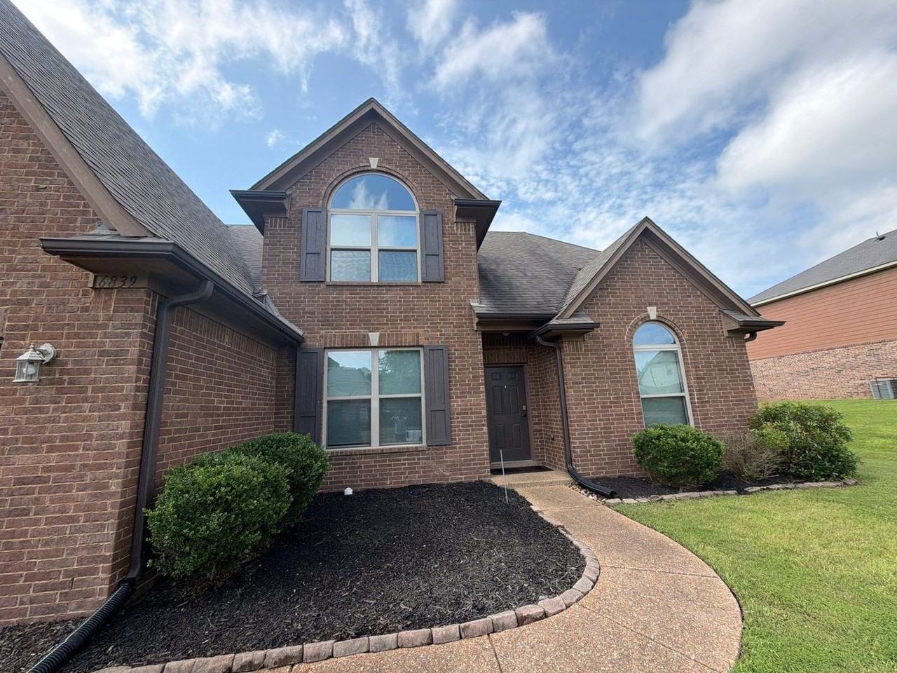 6839 Hare Pointe Dr - Photo 2 of 25