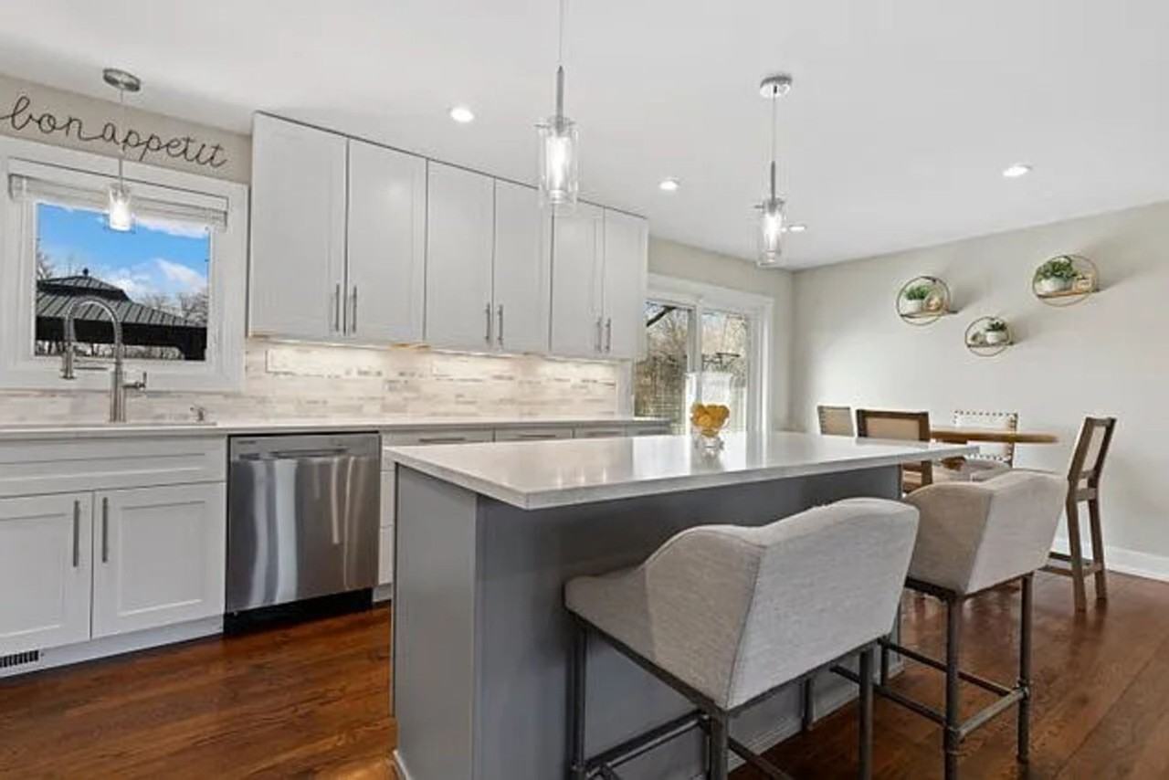803 Rose Ave - Photo 2 of 18