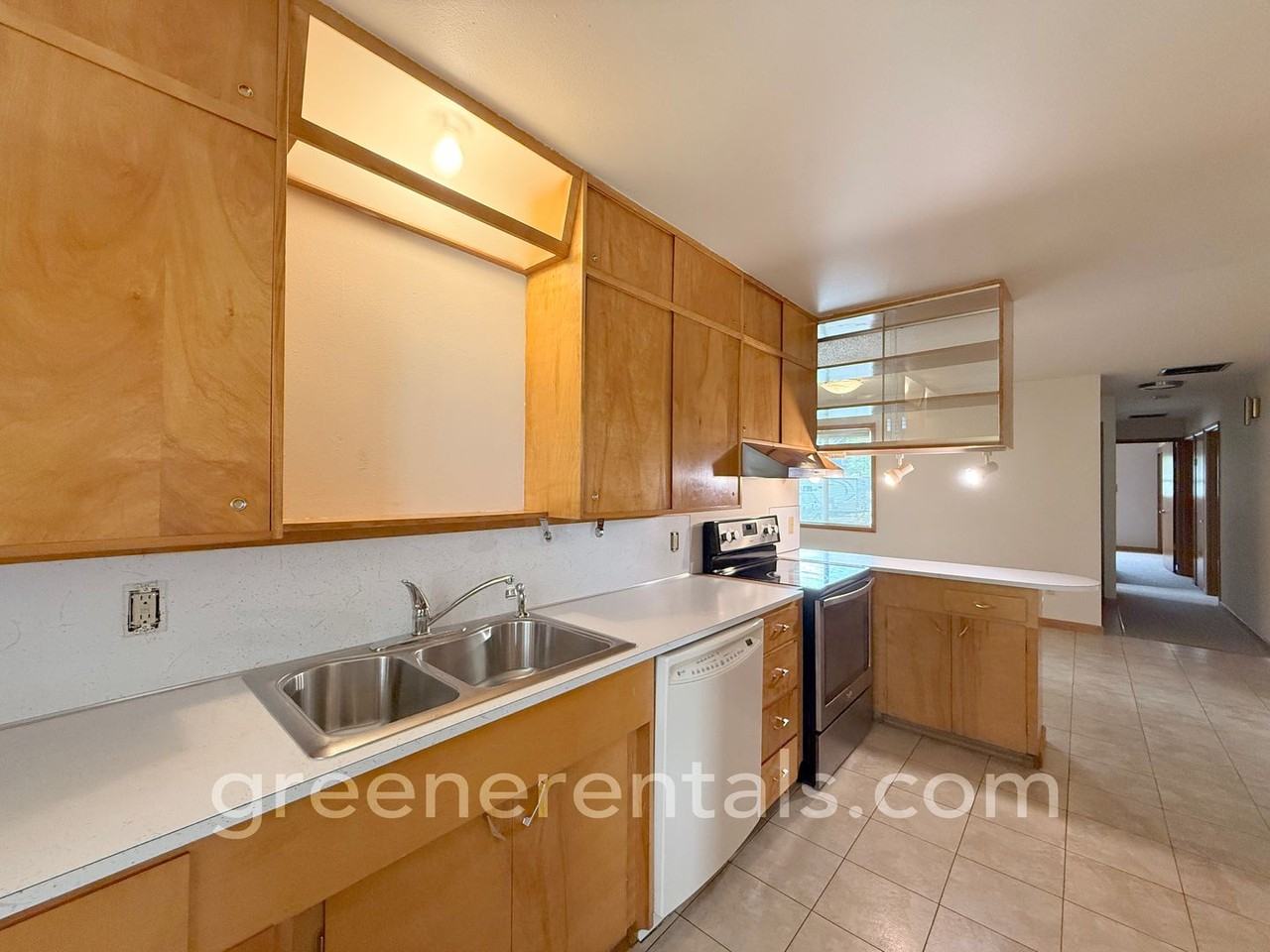 1616 10th Ave Sw - Photo 3 of 24