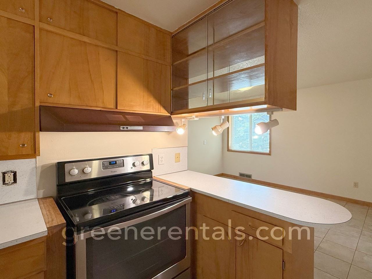 1616 10th Ave Sw - Photo 4 of 24