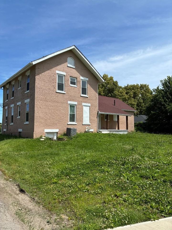 2400 Oberlin Ave - Photo 3 of 50