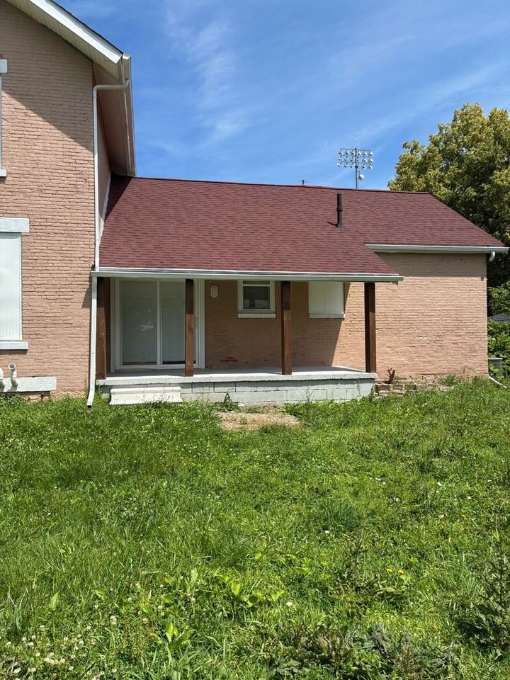 2400 Oberlin Ave - Photo 4 of 50