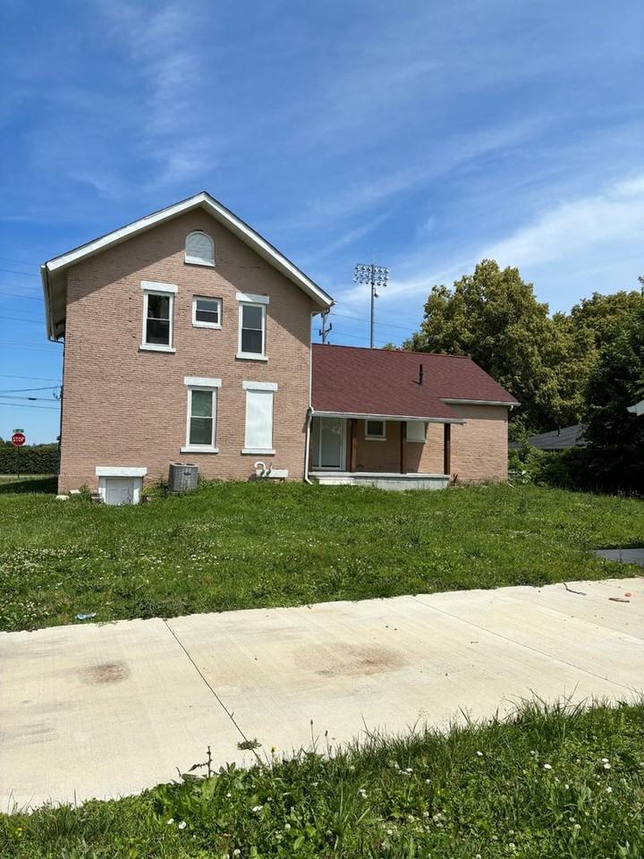 2400 Oberlin Ave - Photo 5 of 50