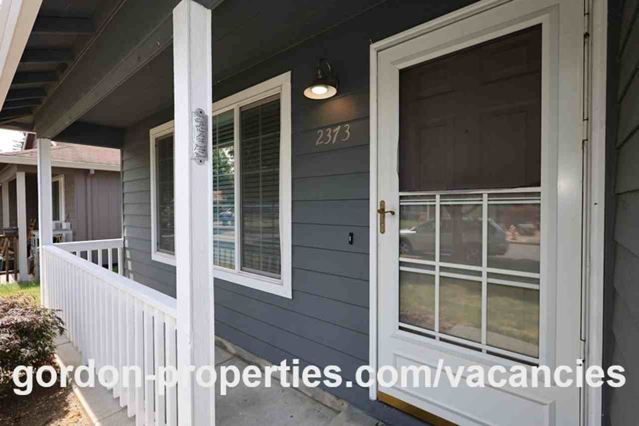 2373 Nw Stanley Ave - Photo 3 of 35
