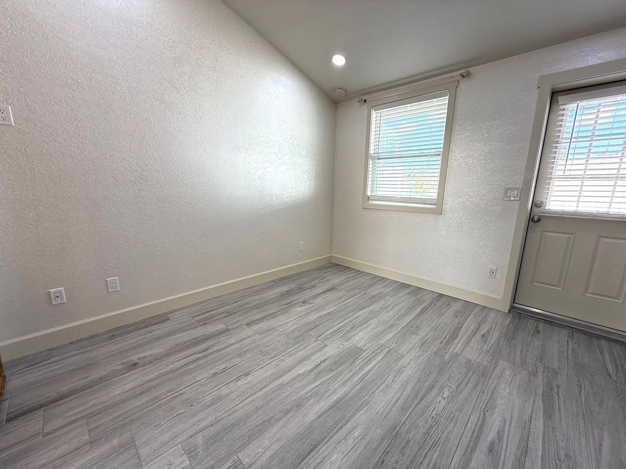 3131 Ashton Rd - Photo 6 of 17
