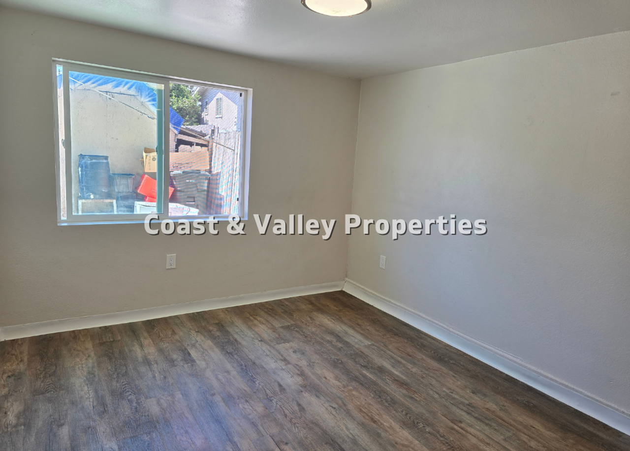 230 California St - Photo 2 of 8