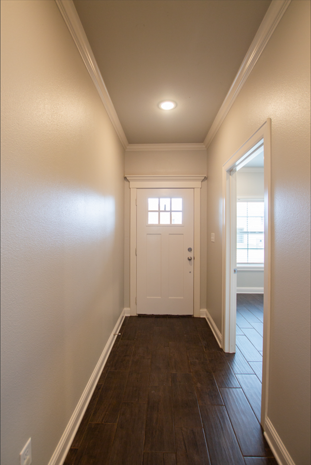 822 Lindsey Ln - Photo 2 of 25