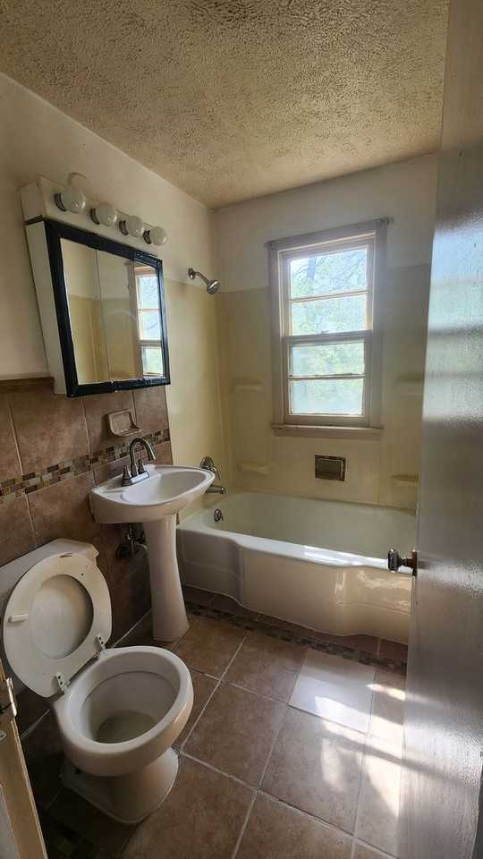 3514 N 36th Ave - Photo 7 of 12