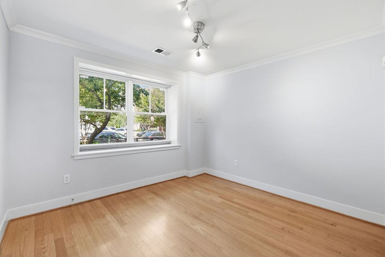 1413 11th St Nw #A - Photo 3 of 18