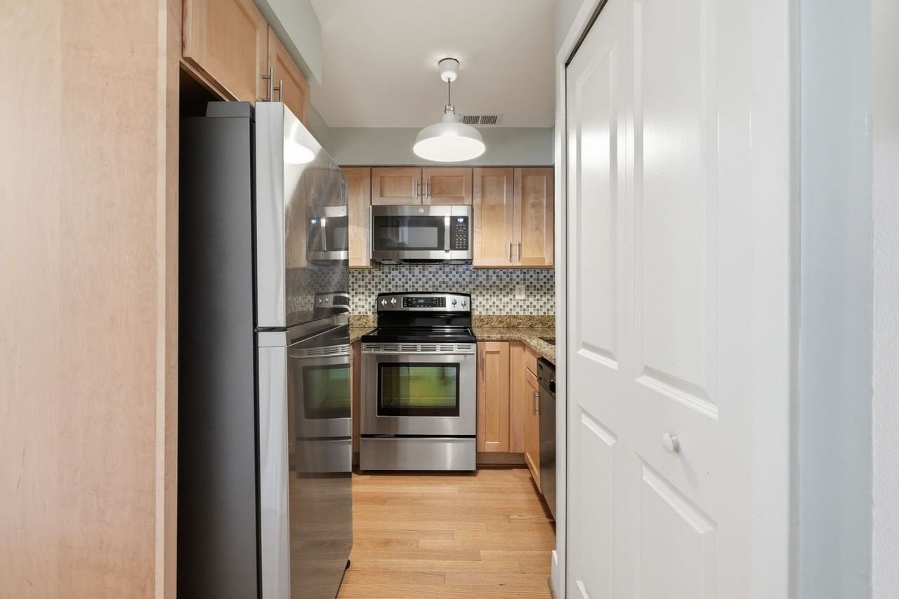 1413 11th St Nw #A - Photo 6 of 18
