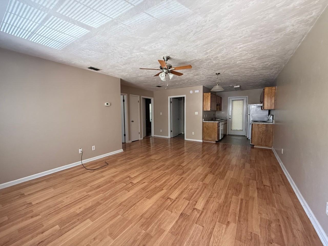 705 Pointe Ct - Photo 3 of 7
