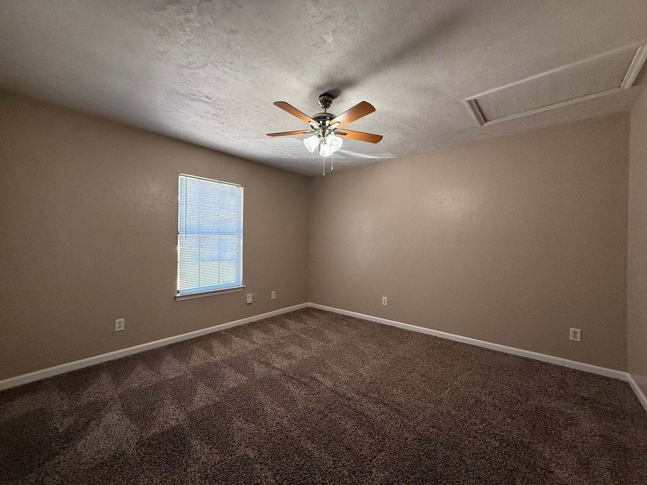 705 Pointe Ct - Photo 4 of 7