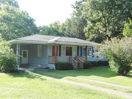 featured image of 1833 Moncrief Rd
