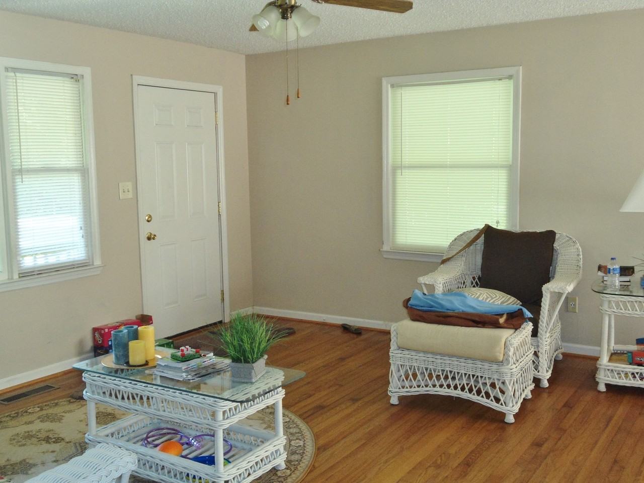 1833 Moncrief Rd - Photo 5 of 11