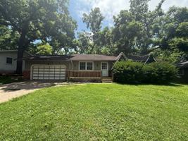 featured image of 844 W Valley Ct