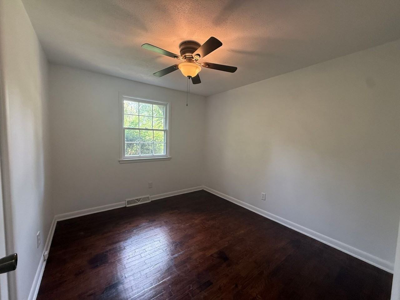 844 W Valley Ct - Photo 7 of 14