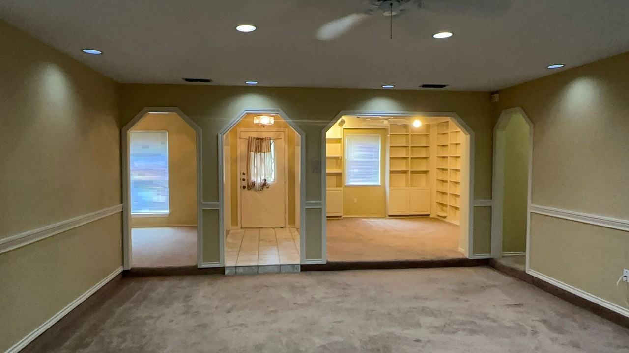 4008 Alava Dr - Photo 4 of 27