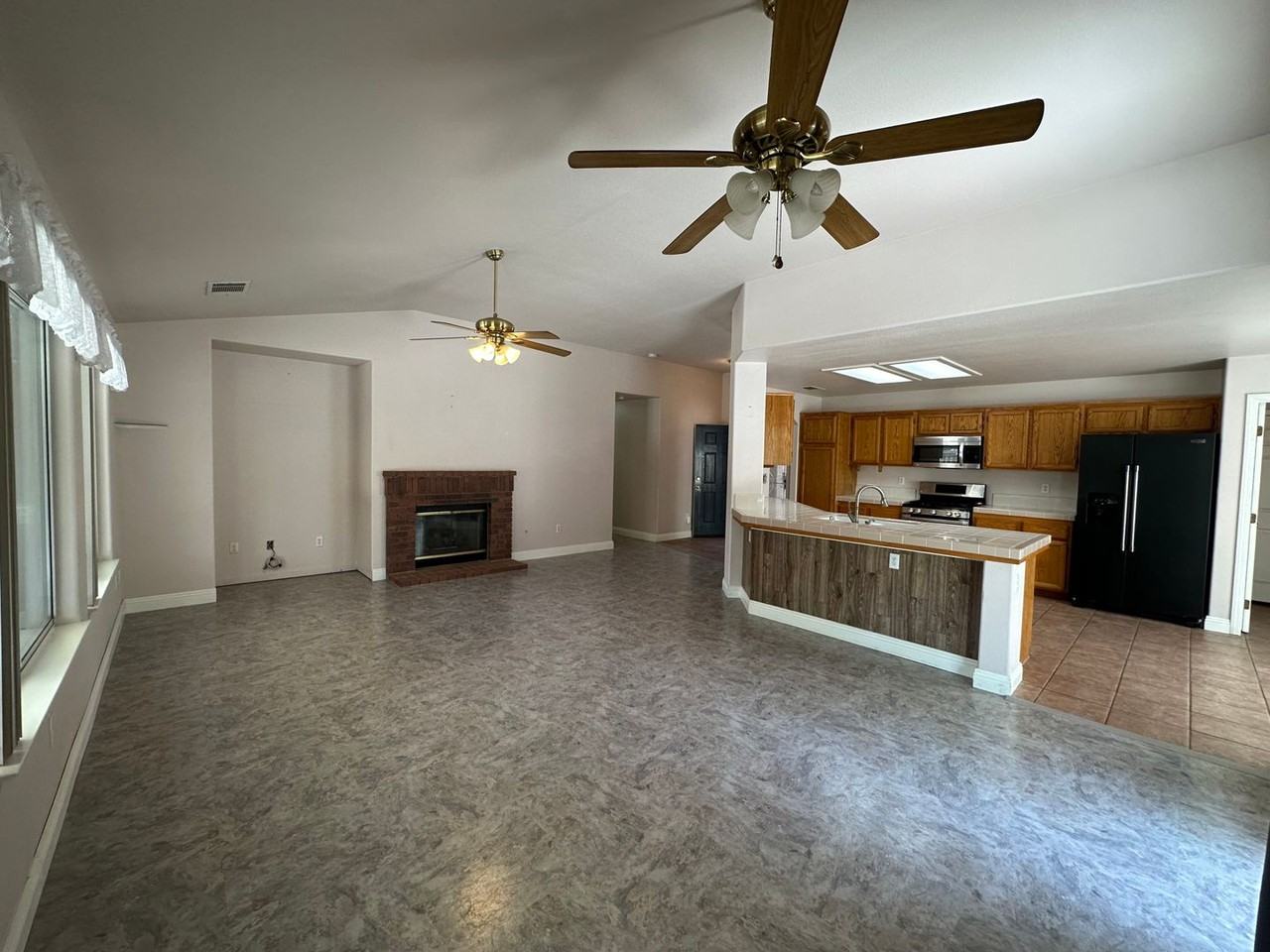 2935 S Aspen St - Photo 3 of 22