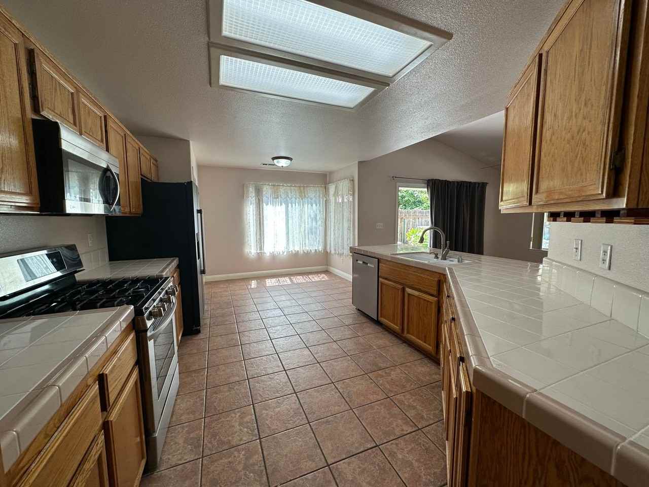 2935 S Aspen St - Photo 5 of 22