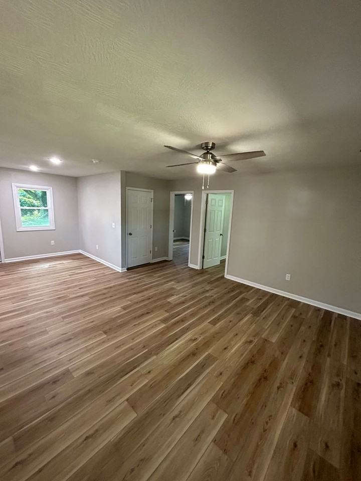 1202 S Willow Ln - Photo 2 of 19