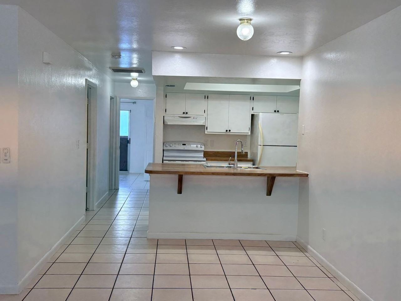 729 Sw 39th St - Photo 3 of 16