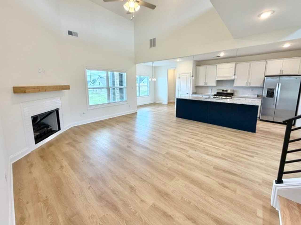 195 Hughetta St N - Photo 3 of 13