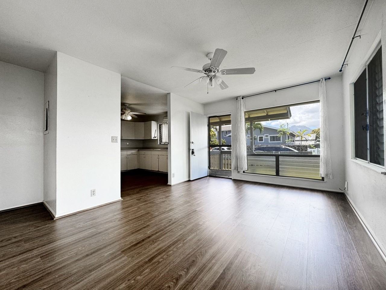 608 Maluniu Ave - Photo 2 of 17