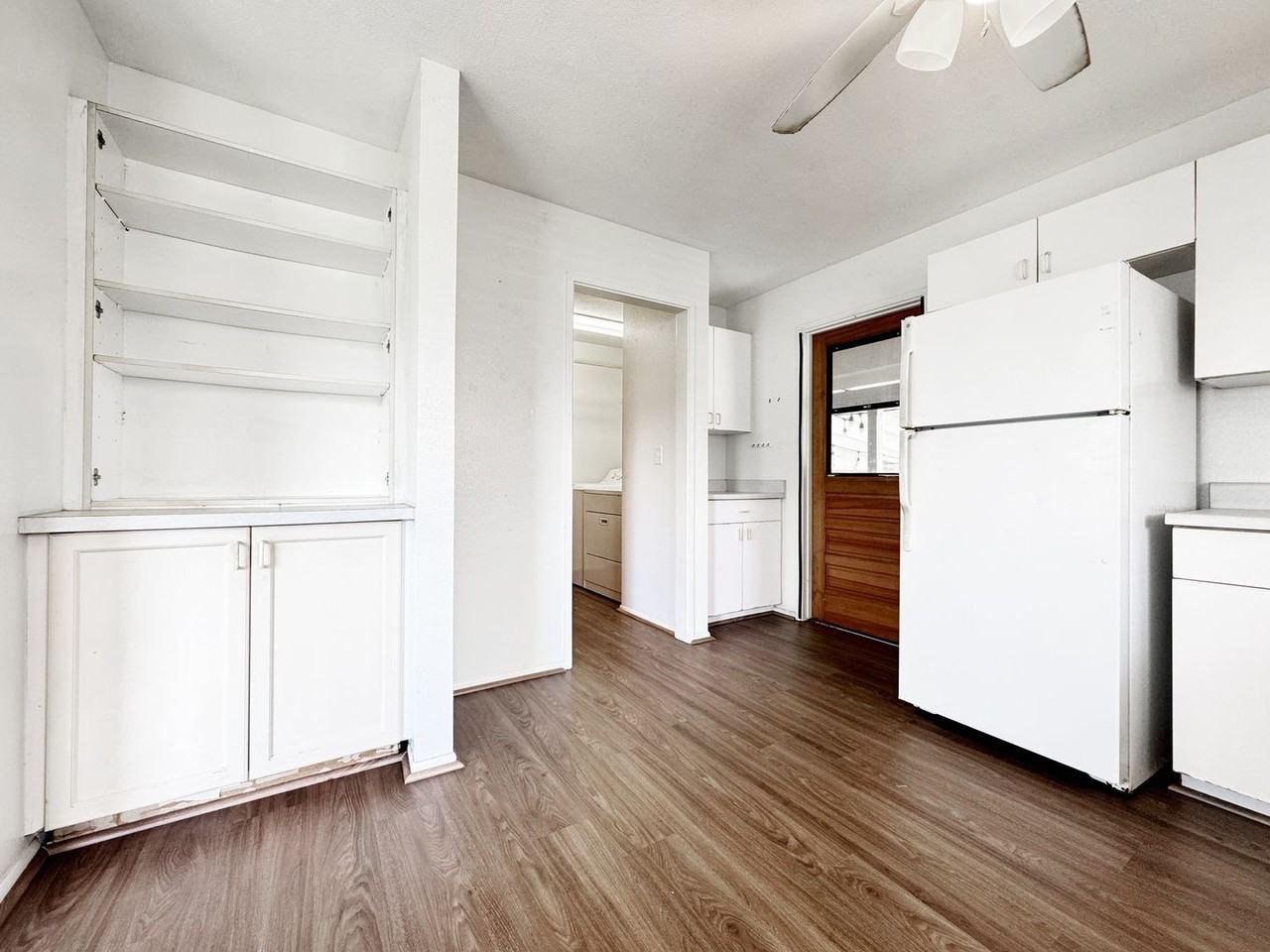608 Maluniu Ave - Photo 4 of 17