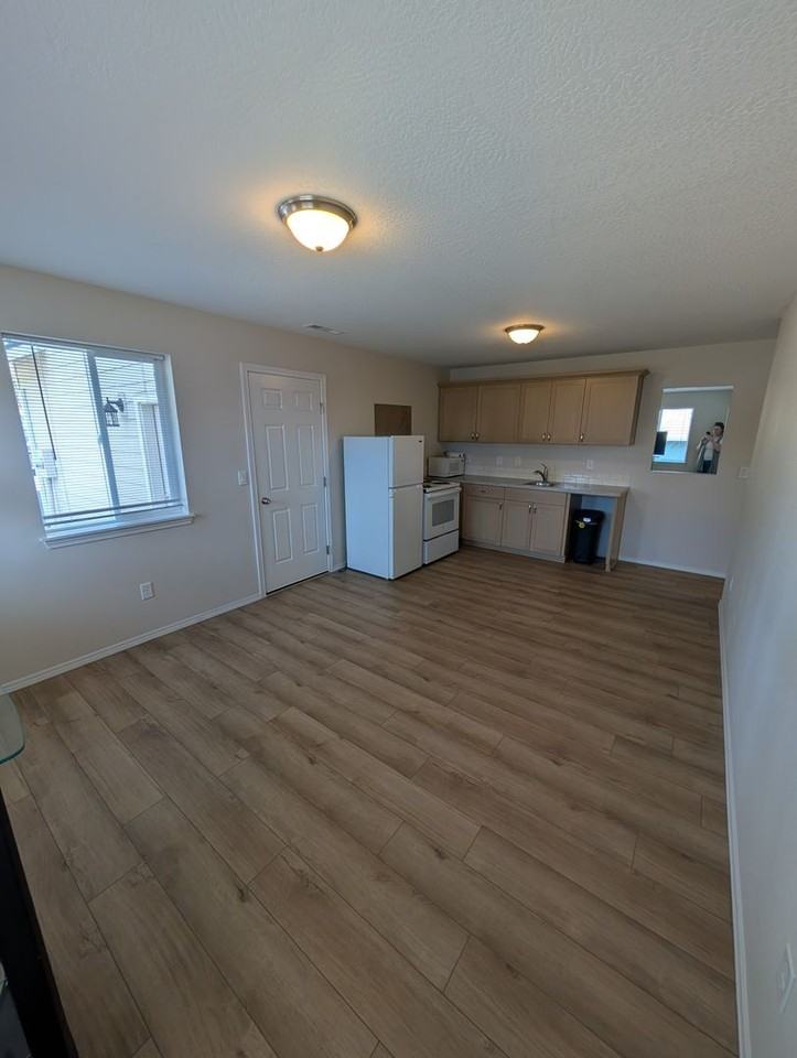 9348 Greenbrier Dr - Photo 2 of 5