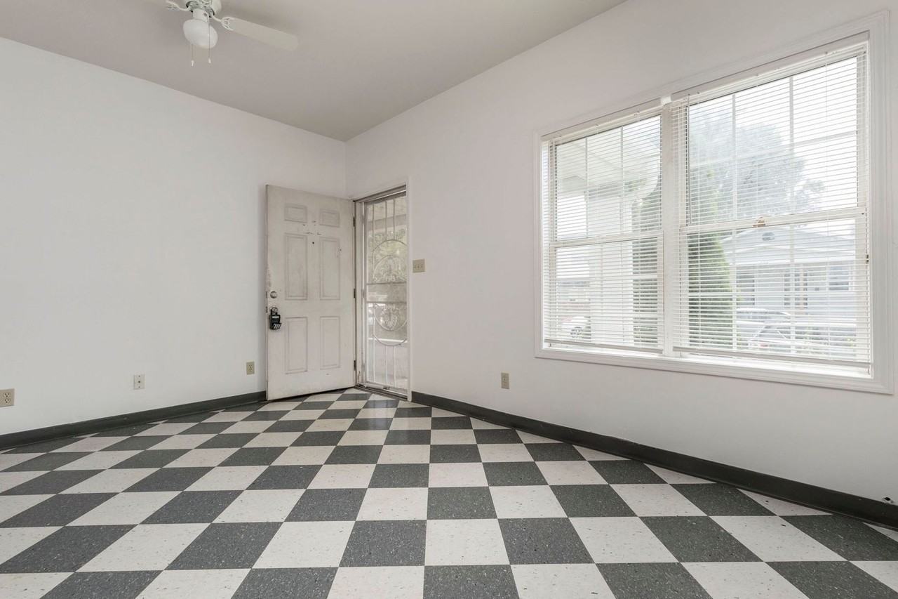 705 M St - Photo 5 of 14