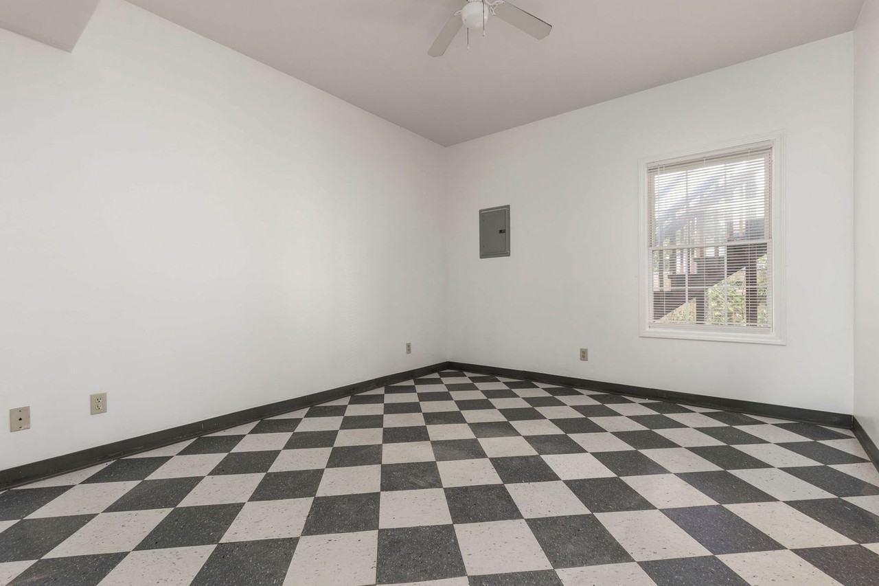 705 M St - Photo 7 of 14