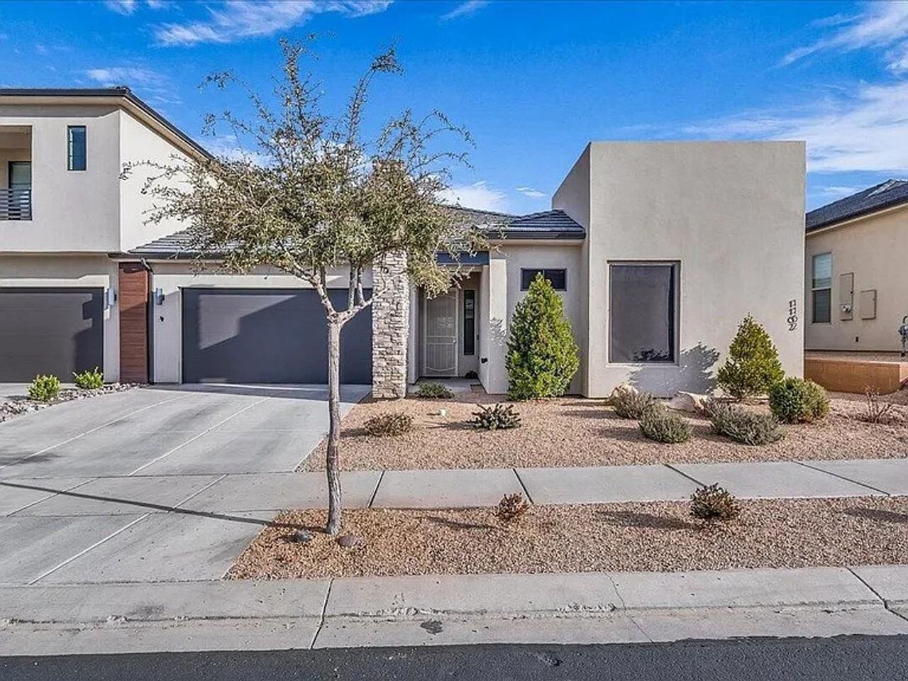 1162 W Grayson Dr