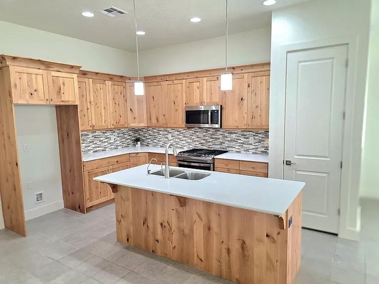 1162 W Grayson Dr - Photo 2 of 29