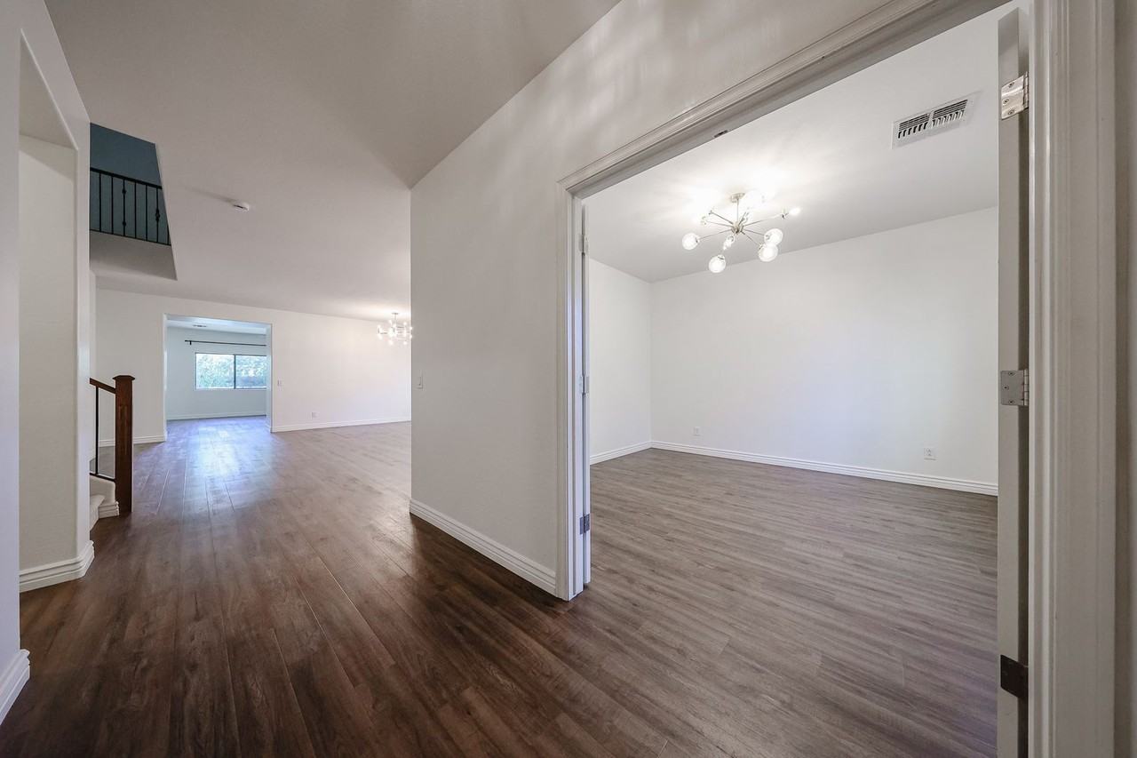 2744 E Donato Dr - Photo 2 of 43