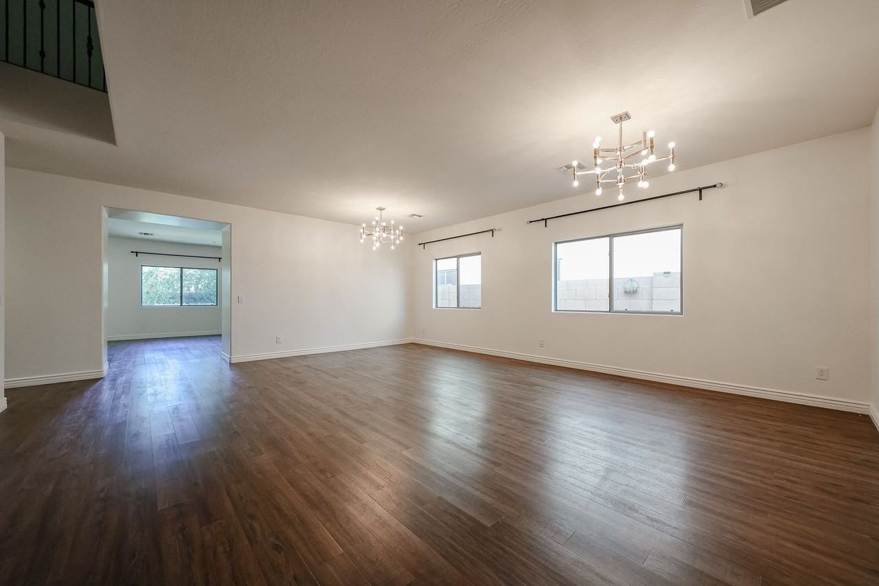 2744 E Donato Dr - Photo 6 of 43