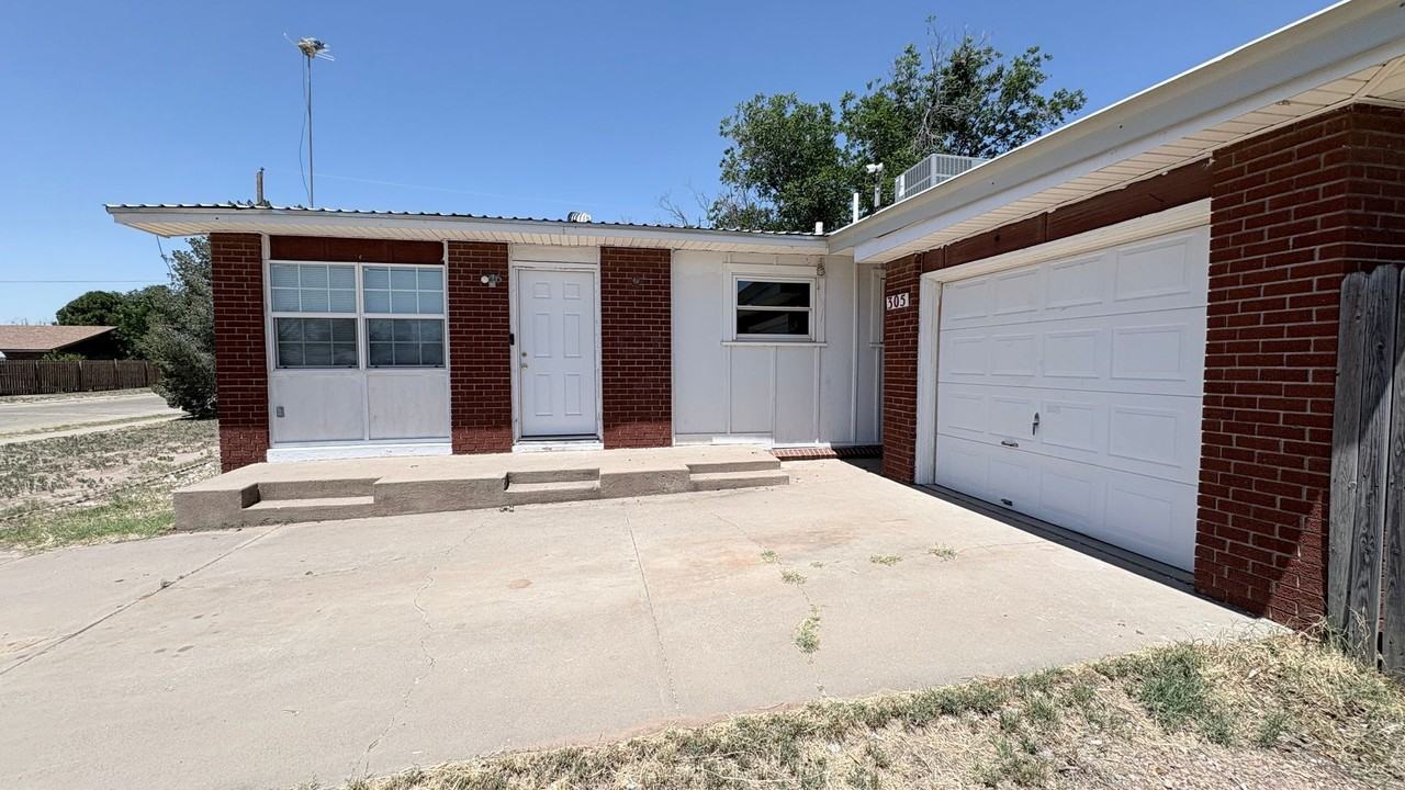 305 Swinging Spear Rd - Photo 2 of 16