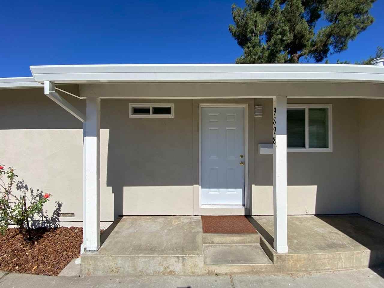9898 Meteor Dr - Photo 3 of 26